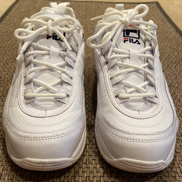 Fila 9.5 White Tennis Shoes - Picture 4 of 10